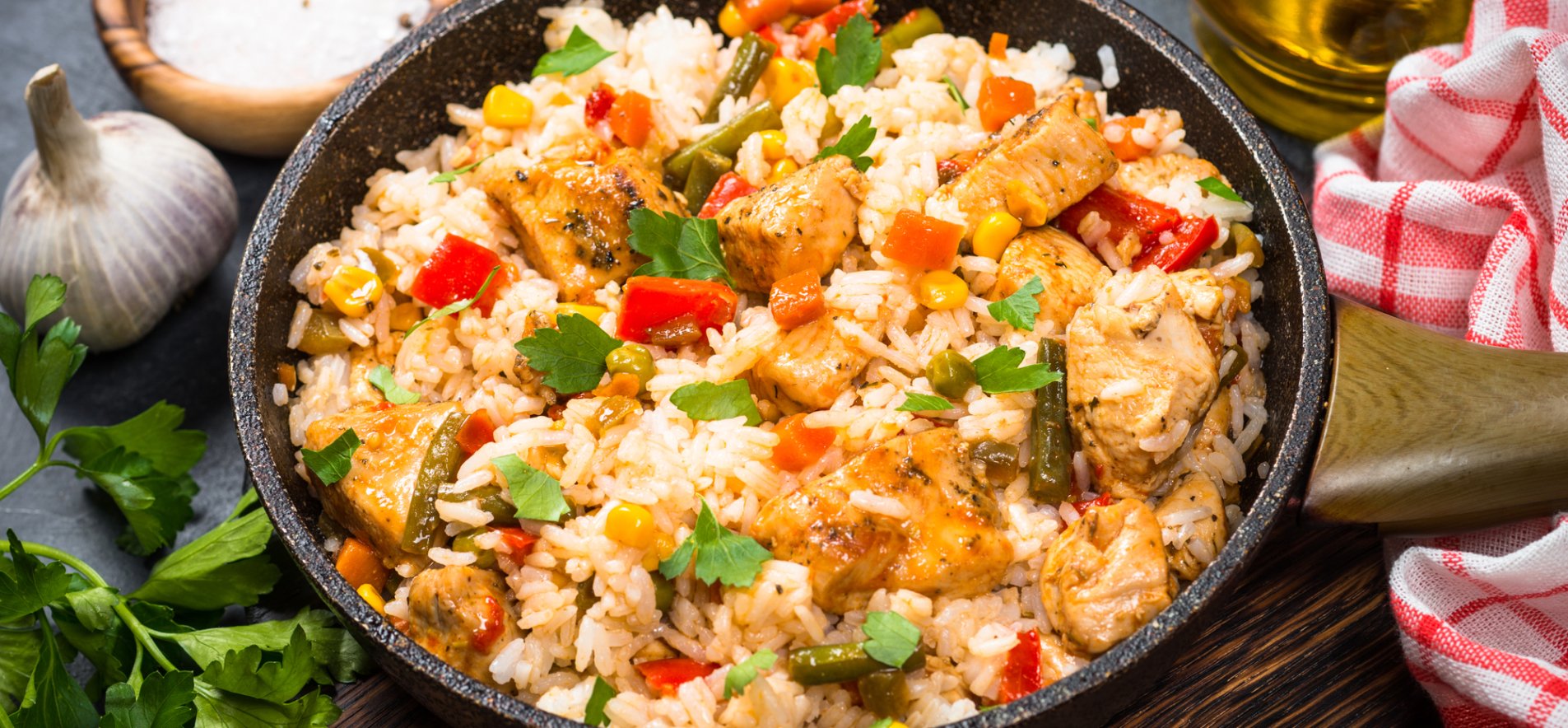 Як приготувати смачний рис з куркою та овочами — простий рецепт — Шуба