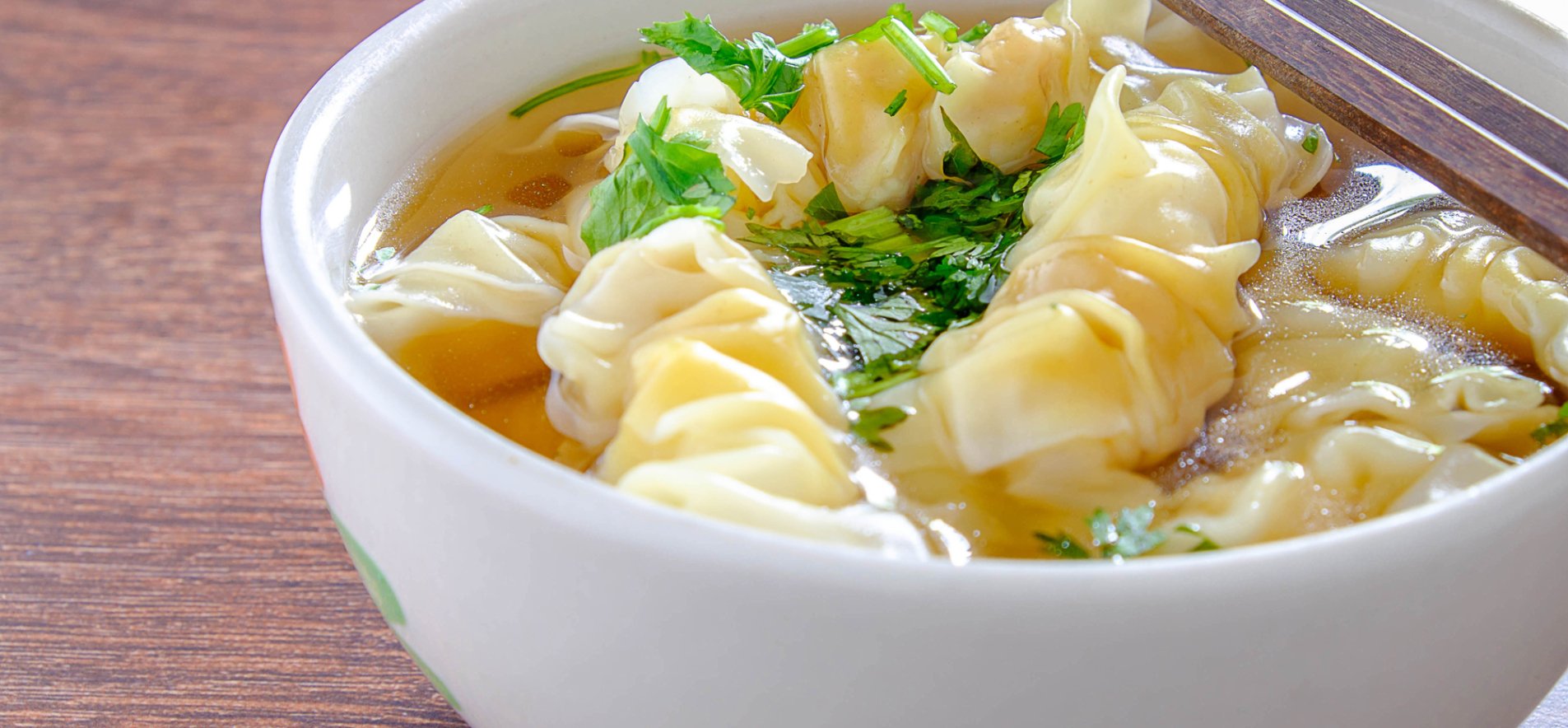 китайский суп с вонтонами