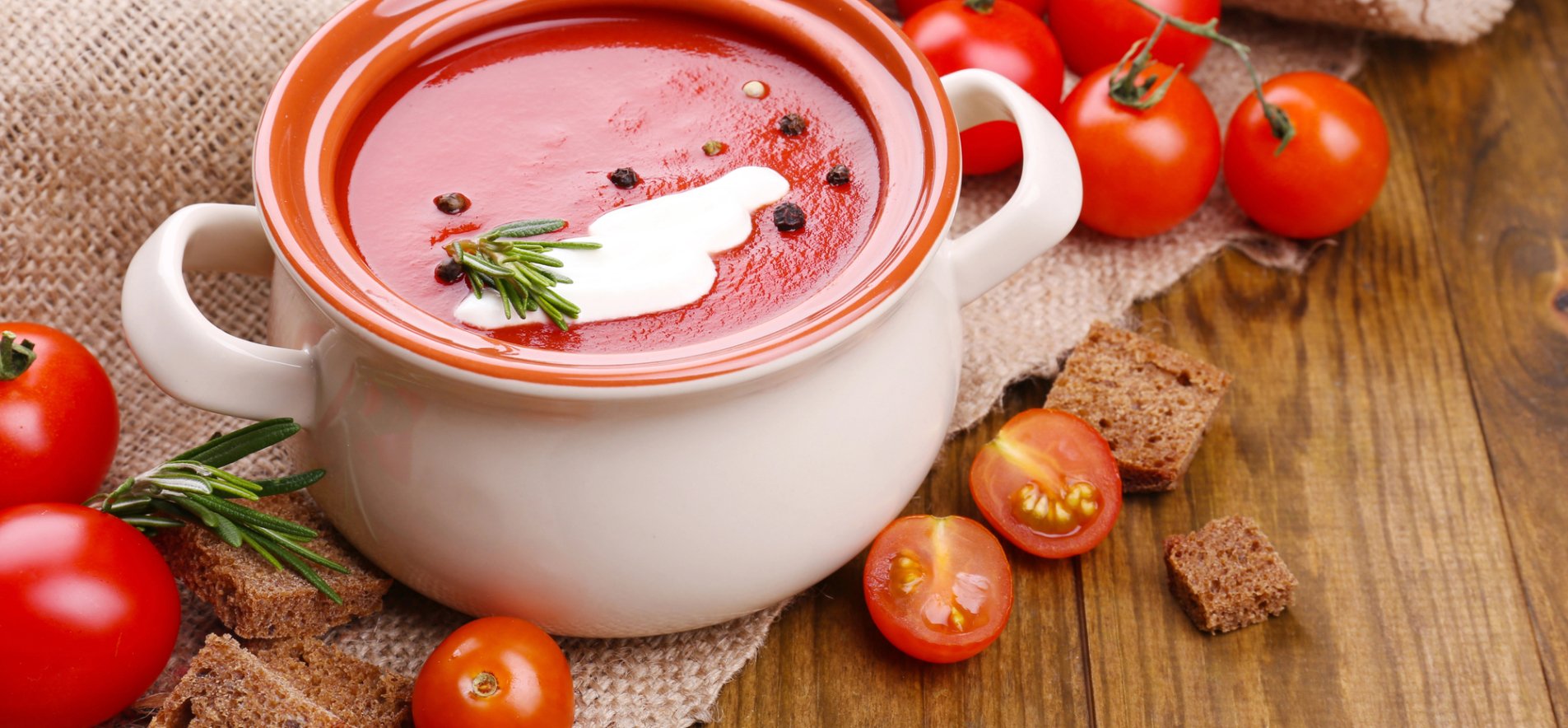 томатний суп зі сметаною