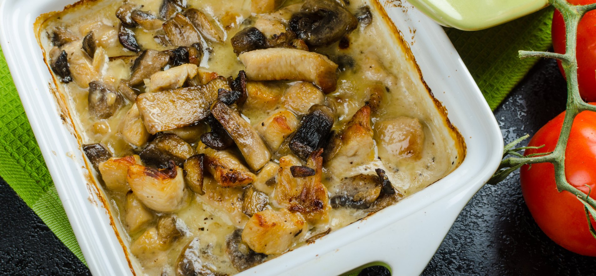 Картошка с курицей запеченная в сливках с грибами в духовке