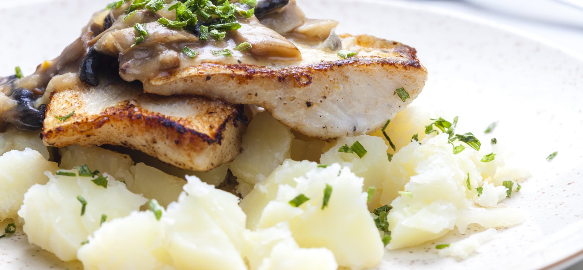 Как приготовить рецепт Рыба, запеченная с кабачками и картошкой в духовке