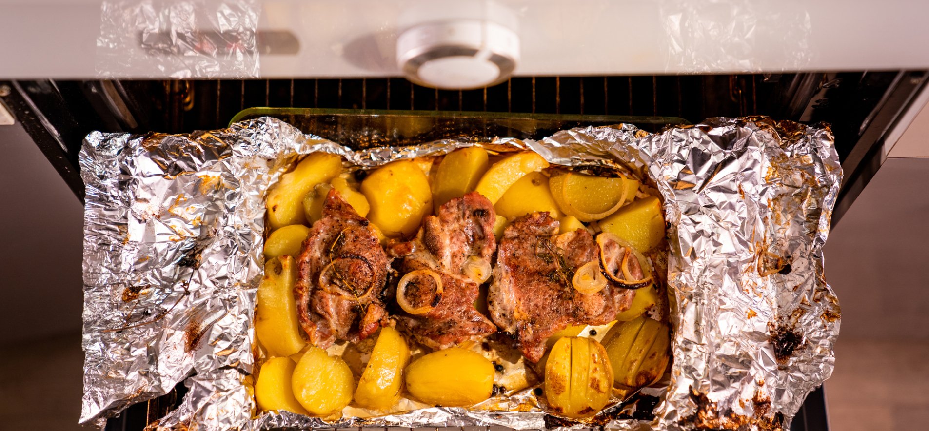 Запеченные котлеты из мяса с картофелем, пошаговый рецепт на ккал, фото, ингредиенты - leo