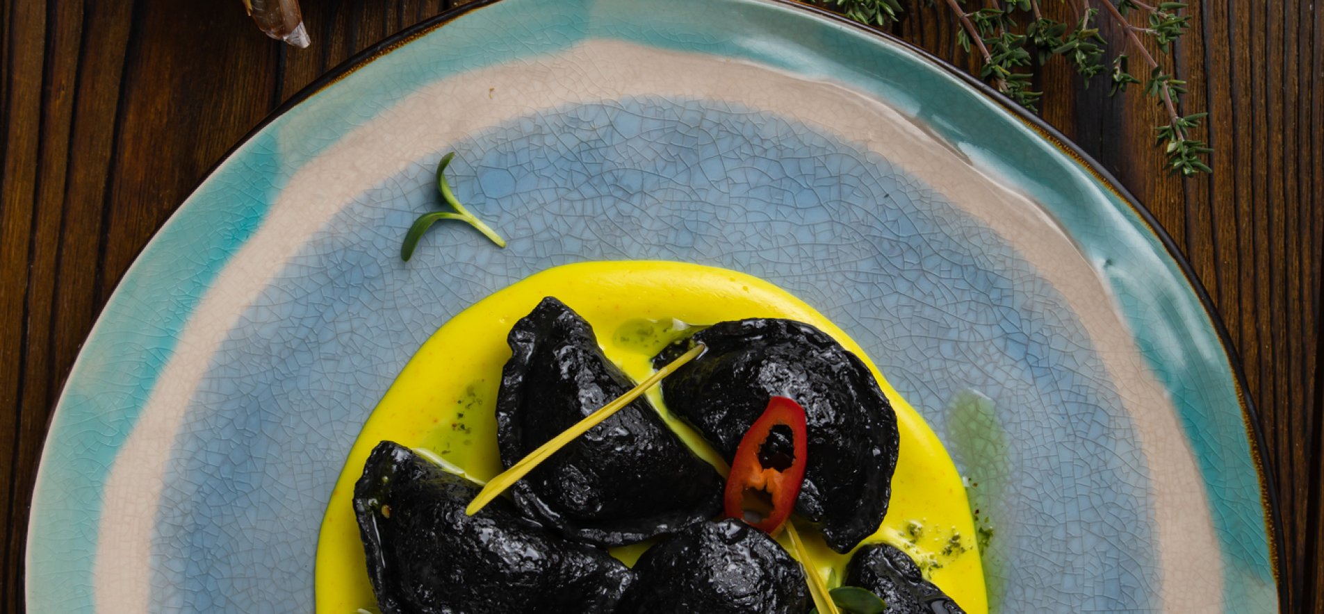 Черные вареники с кальмаром — рецепт