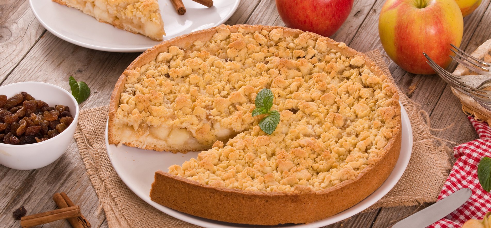 Песочный пирог с яблоками