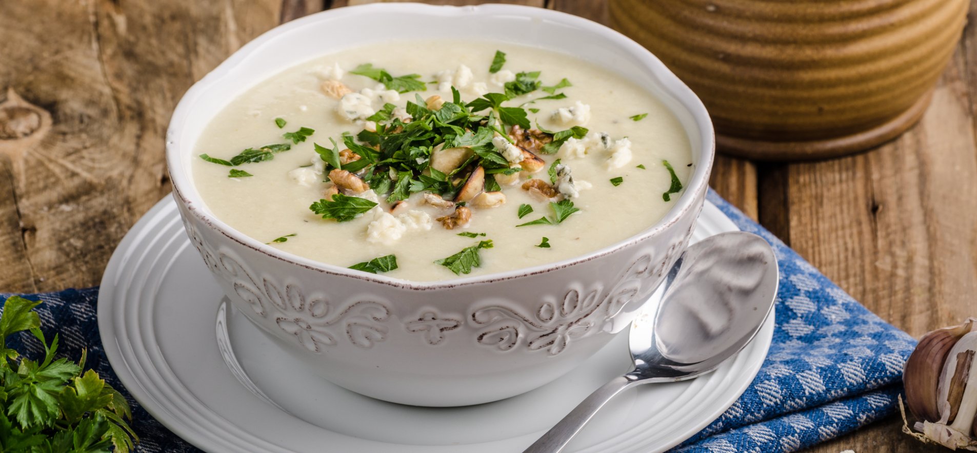 С ним вы забудете о других блюдах: рецепт необычного орехового крем-супа