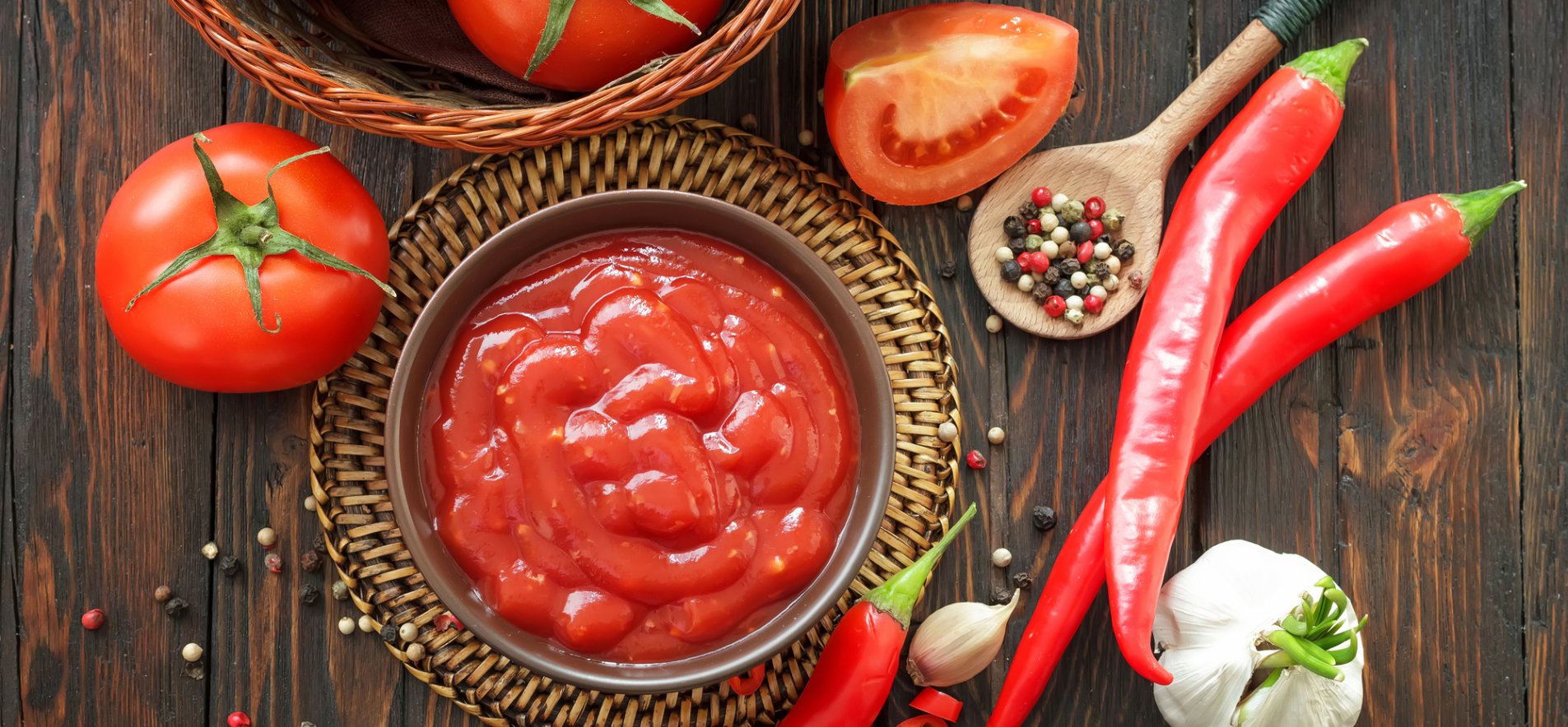 Густой домашний кетчуп из помидоров: как быстро приготовить на зиму с крахмалом