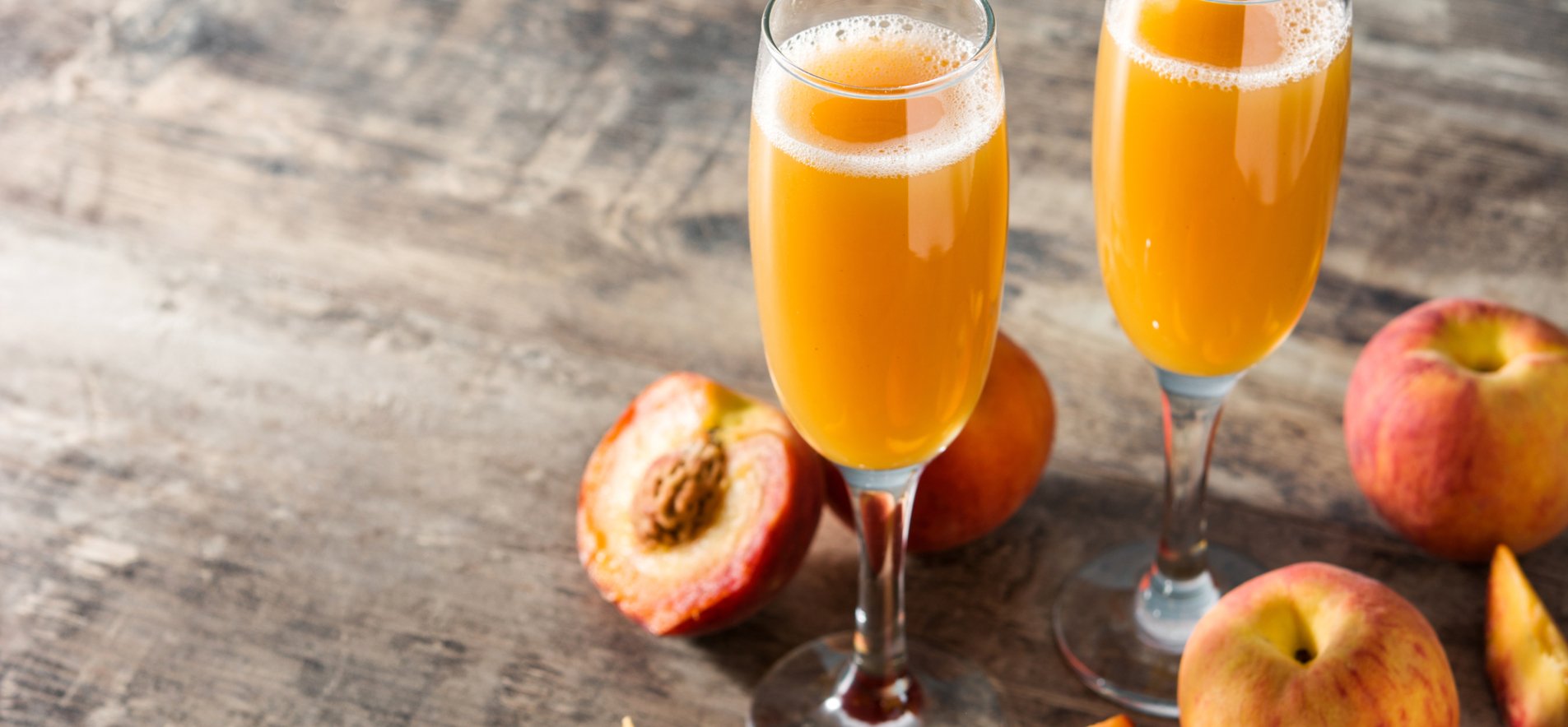 Персиковий коктейль з шампанським