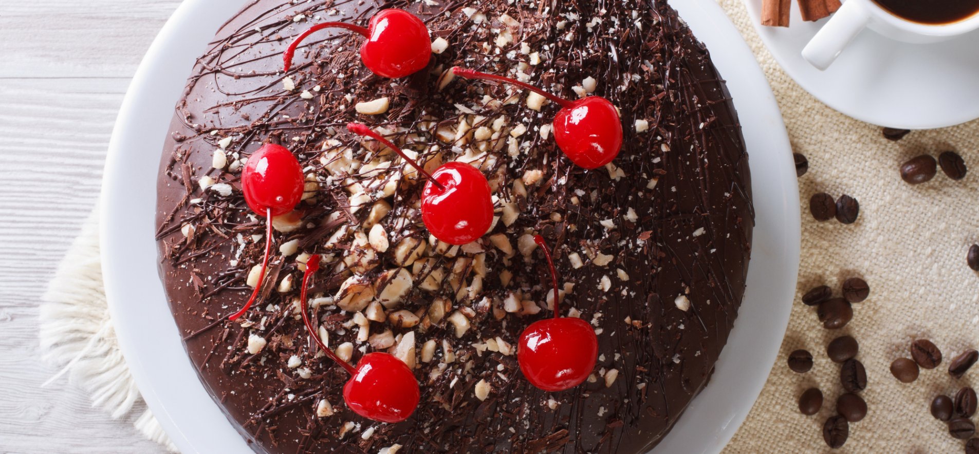 Шоколадний пиріг з вишнею - рецепт