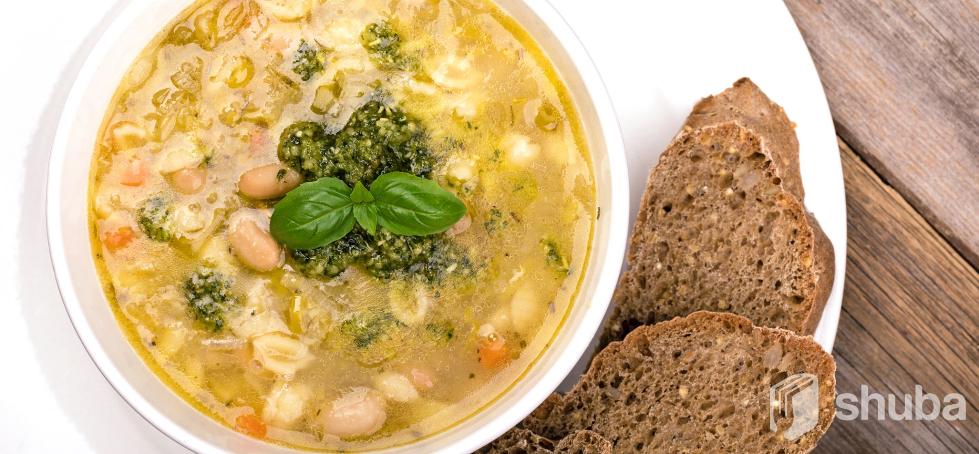 Суп с миндально-базиличной заправкой