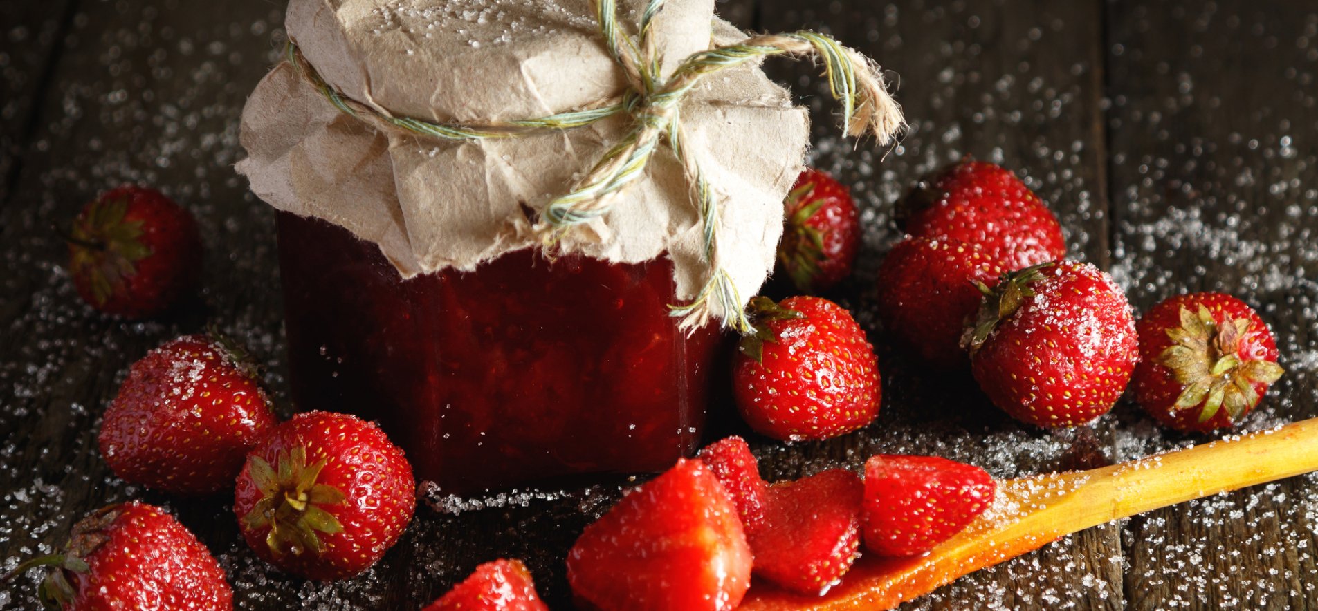 8 рецептов клубничного варенья и секреты, которые сделают десерт идеальным - Лайфхакер