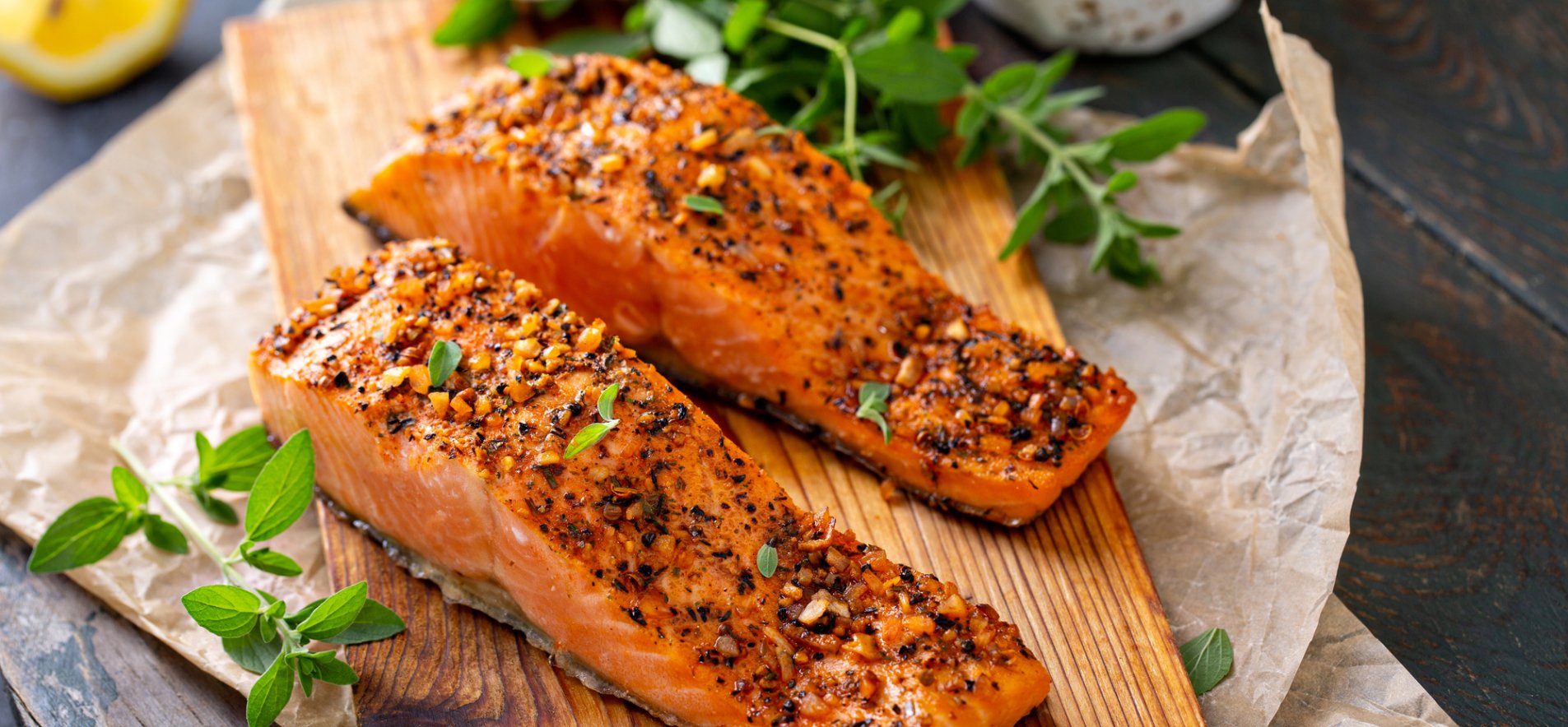 Рецепт запеченного лосося под сырным соусом: кулинарная изысканность на вашем столе