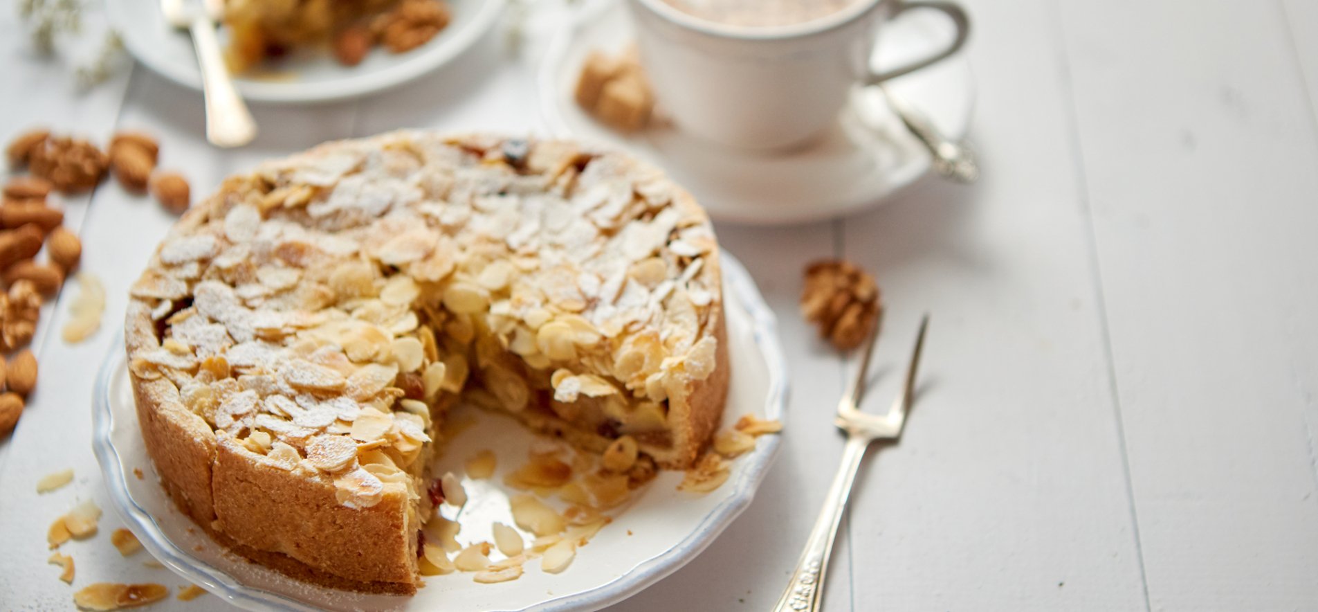 Баварський яблучний торт – як приготувати смачний десерт? (ВІДЕОРЕЦЕПТ)