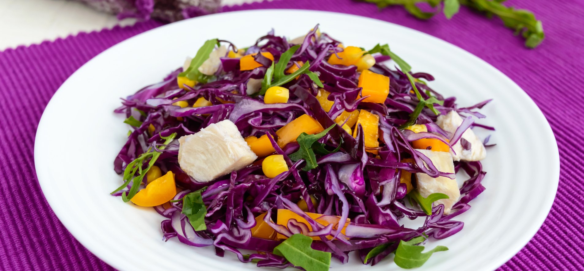 Салат из красной капусты и сейтана – рецепт