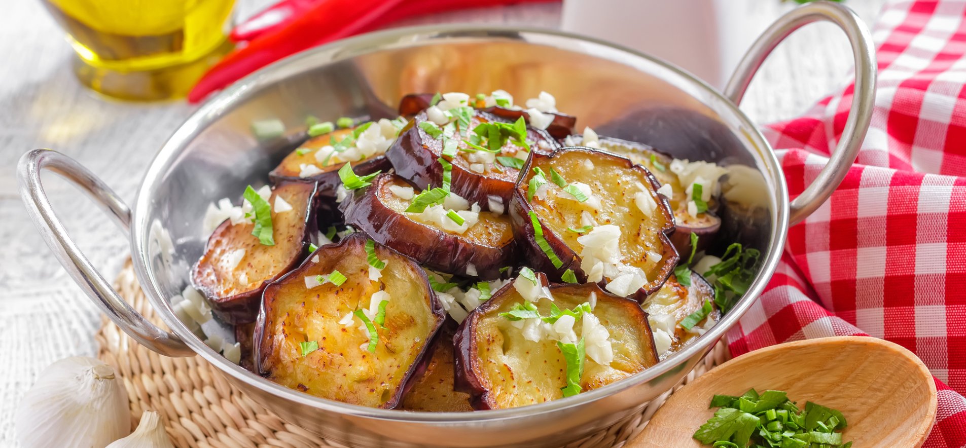 Жареные баклажаны - рецепты с фото. Как пожарить баклажаны на сковороде быстро и вкусно?