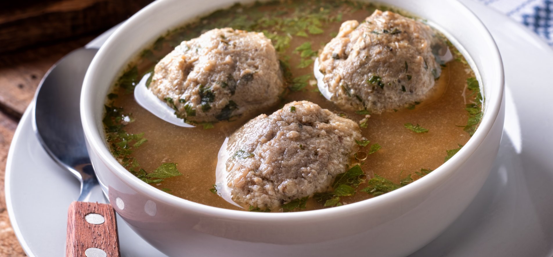 Суп с печеночными кнедликами Leberknödel Suppe