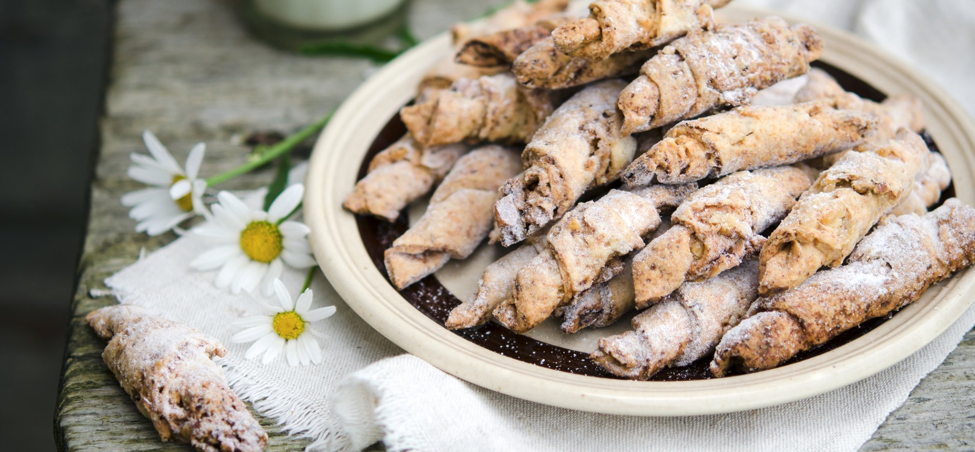 Рогалики с грецкими орехами – пошаговый рецепт приготовления с фото