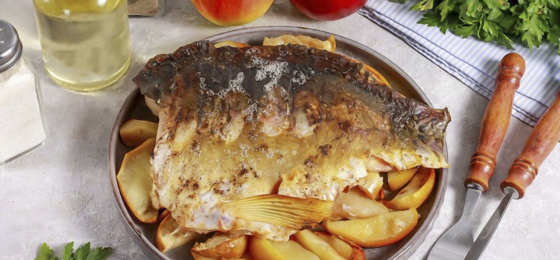 Рецепт: Карп с картошкой запеченный в рукаве - Карп - моя самая любимая рыба