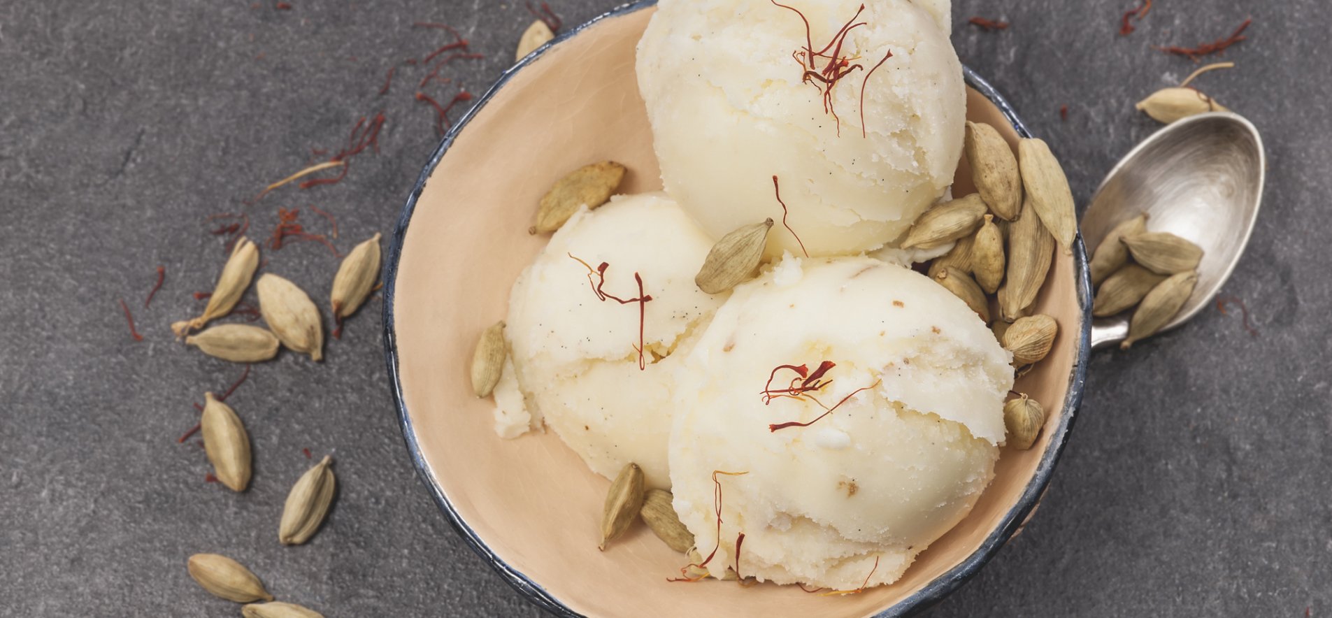 Мороженое из ревеня с кардамоном без мороженицы
