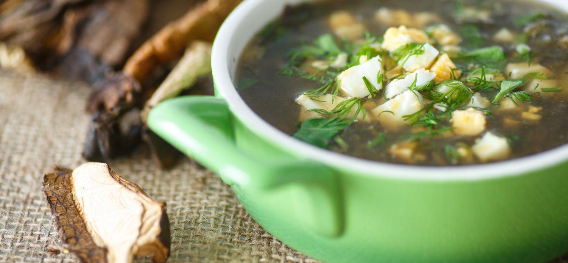 Суп из сушёных грибов с домашней лапшой — рецепт с фото и видео