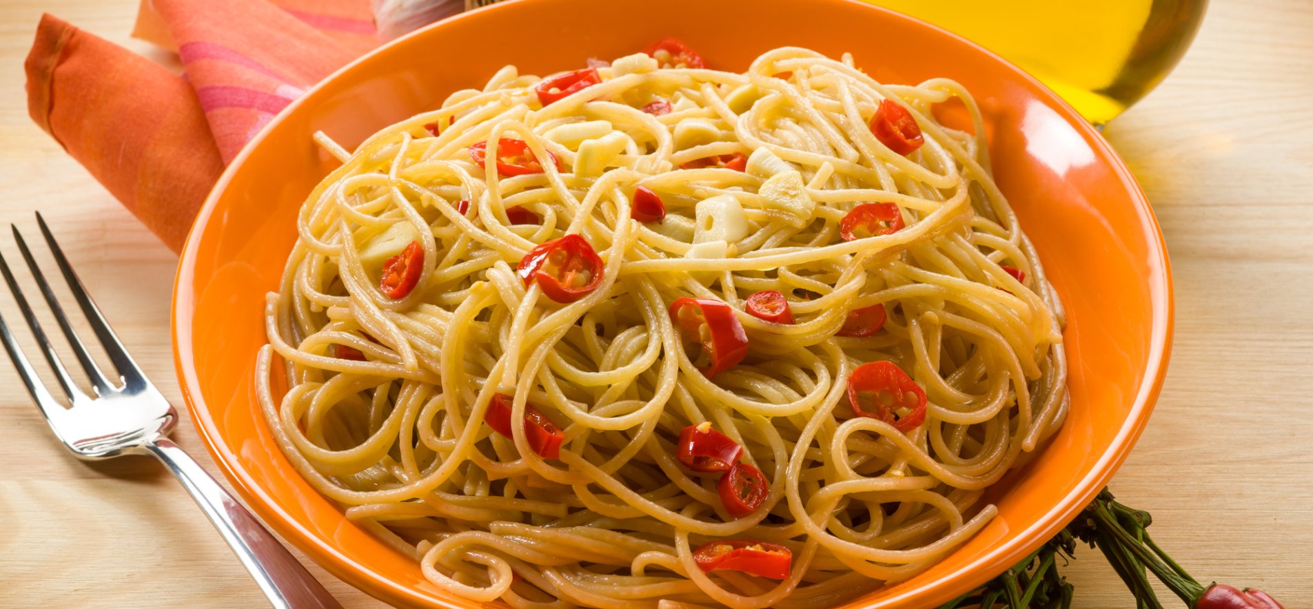 Спагетти с перцем чили
