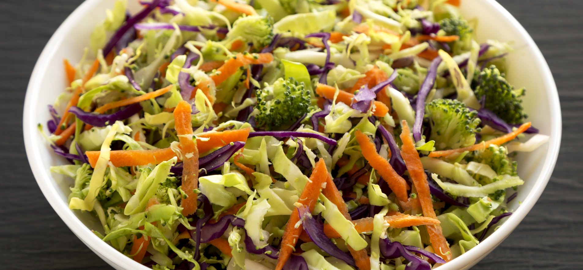 Салат з капусти і броколі