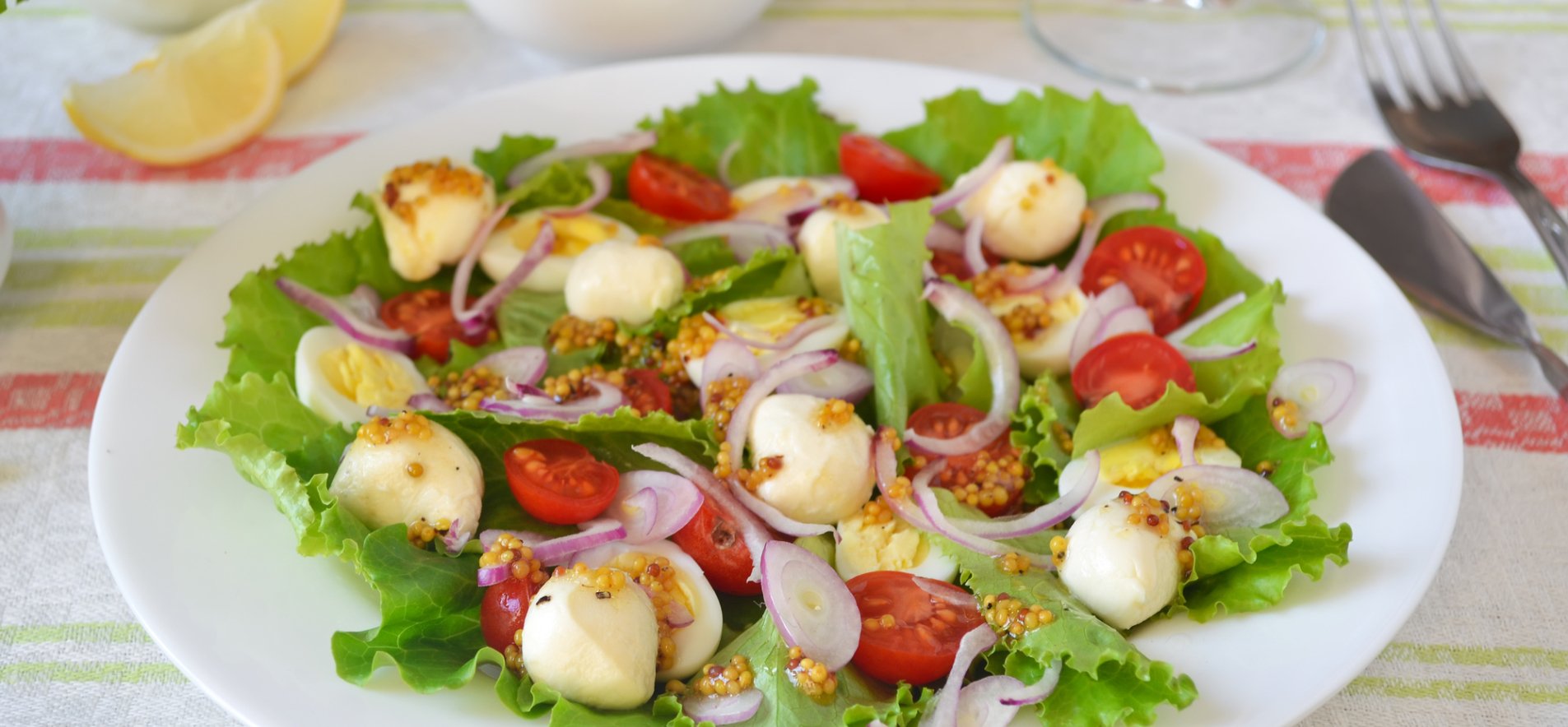Салат с перепелиными яйцами, вкусных рецептов с фото Алимеро