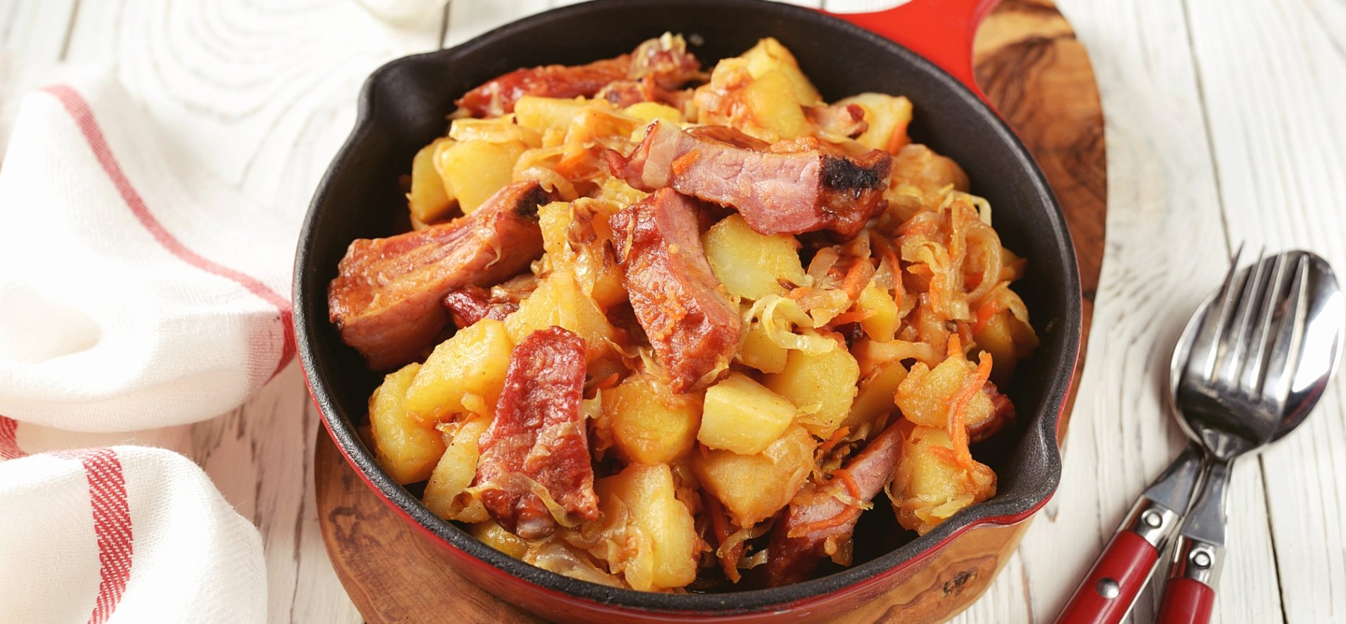 Как приготовить рецепт Свиные рёбрышки с картофелем