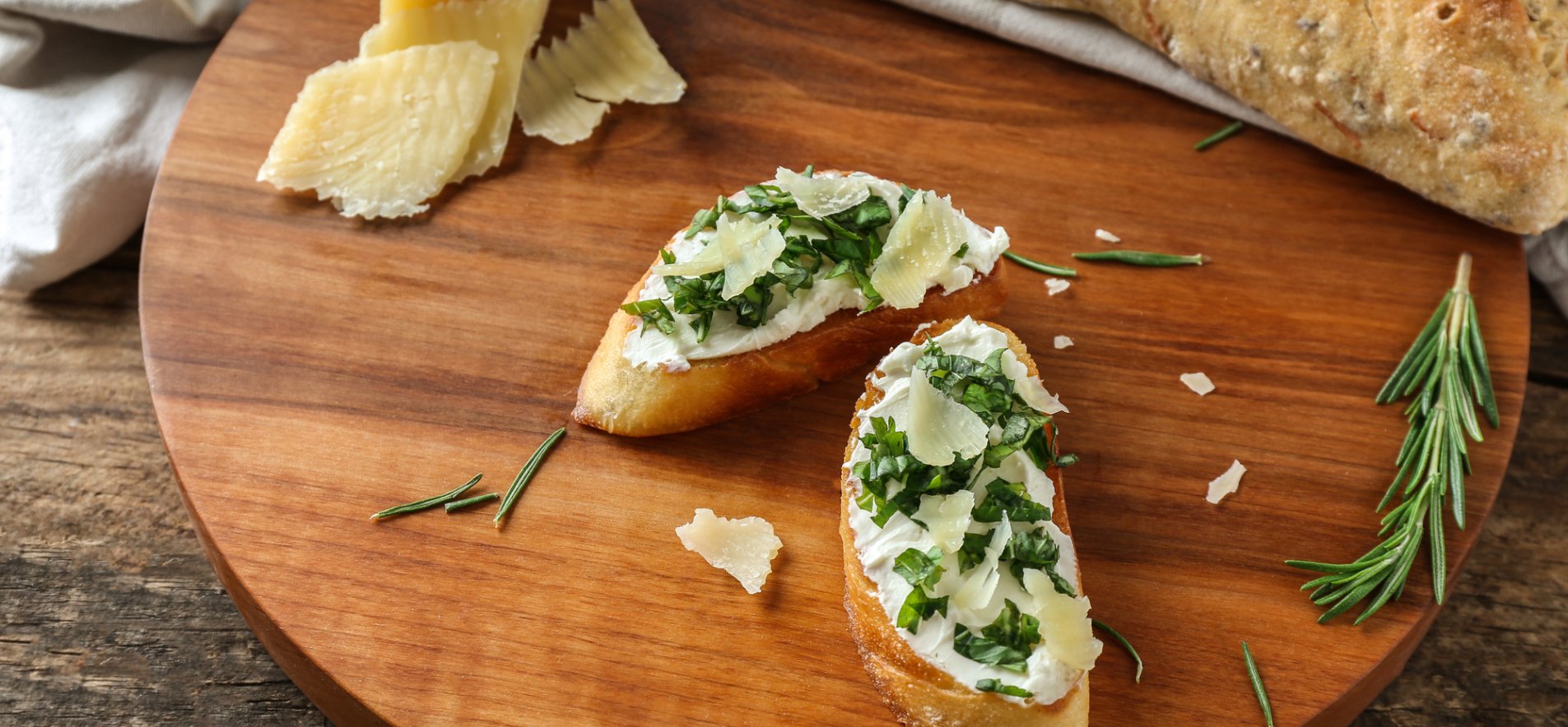 Бутербродная паста из козьего сыра и зелени: рецепт