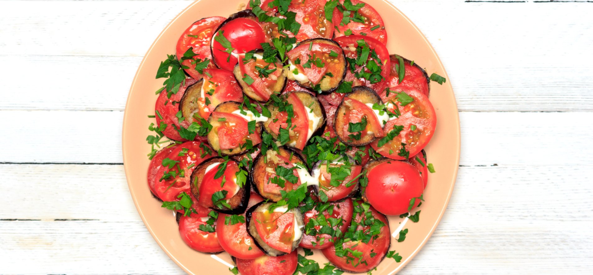 Баклажаны с томатами и чесноком
