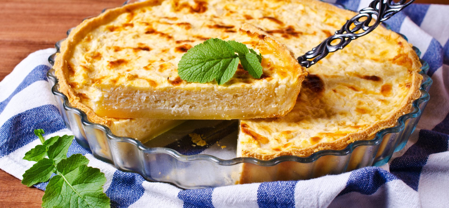 Выпечка и десерты с твердым сыром, пошаговых рецептов с фото на сайте «Еда»