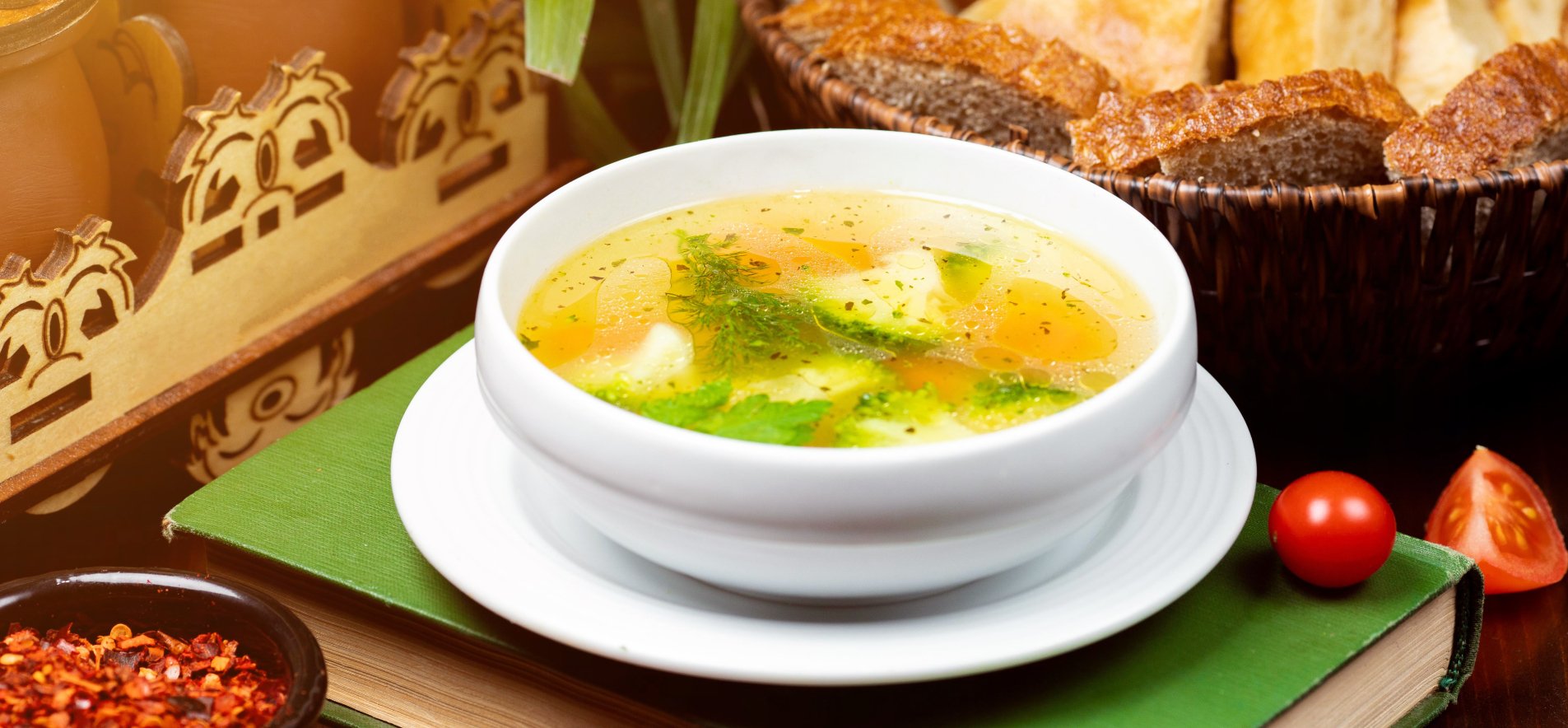 Курячий суп з локшиною і броколі рецепт