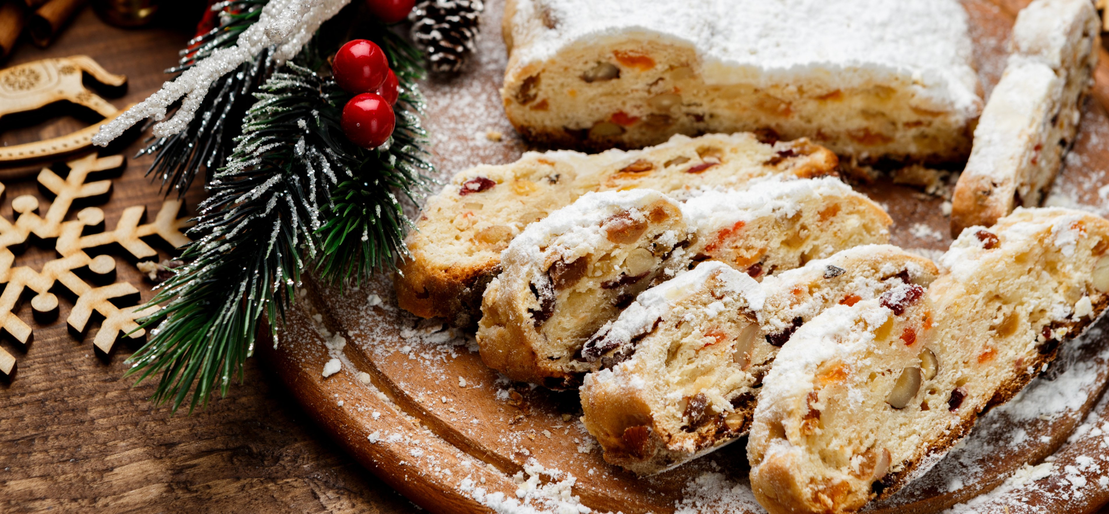 Штоллен страна. Штоллен Weihnachtsstollen. Штоллен Рождественский кекс с манго. Штоллен штрудель. Штолен Рождество в Германии.