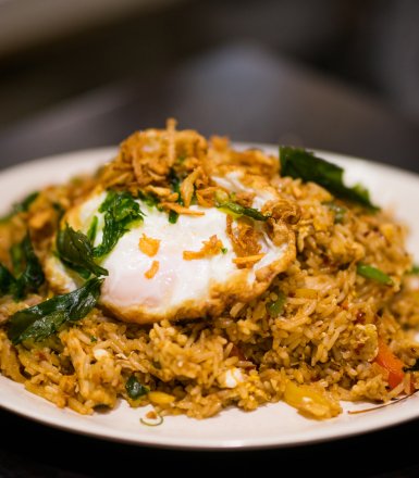 Рис Nasi Goreng з яйцем