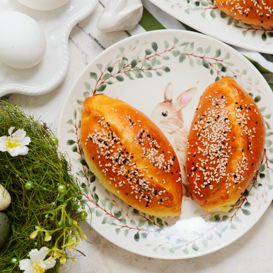 Пирожки с яйцом и зеленым луком