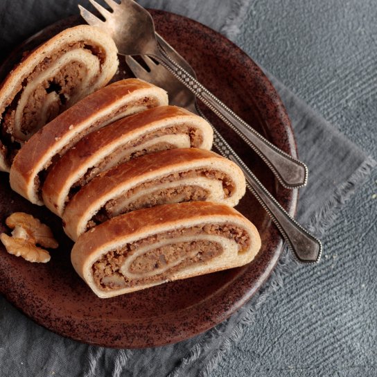 Цілозерновий горіховий рулет