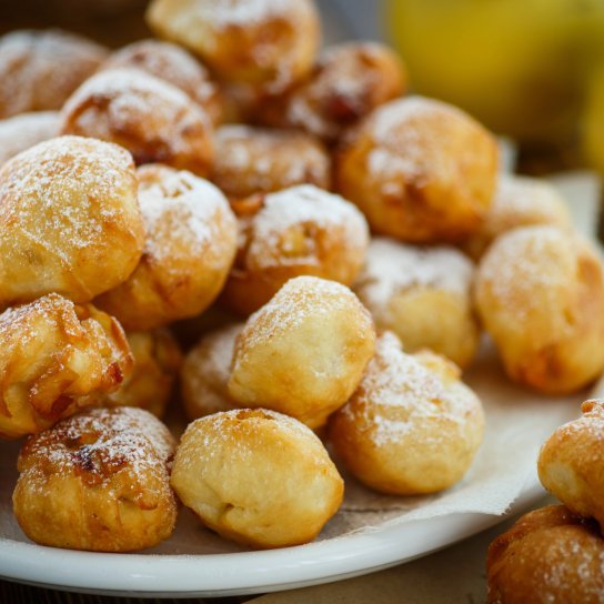 Булочки з сиром і яблуками