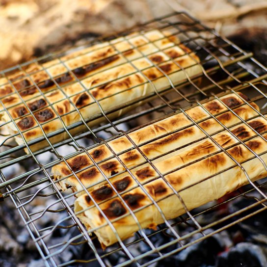 Лаваш на мангалі