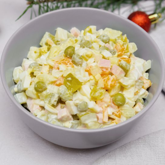 Польський салат з оселедцем і горошком