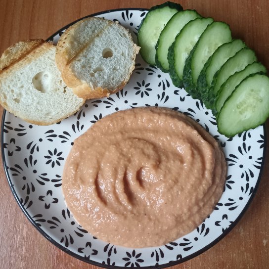 Домашній хумус з овочами