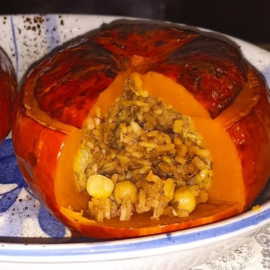 Запечений гарбуз з веган пловом