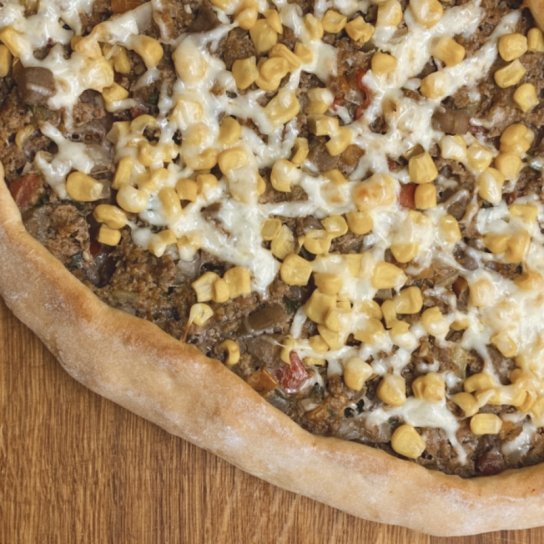 Піде з кукурудзою, помідором, сиром та фаршем