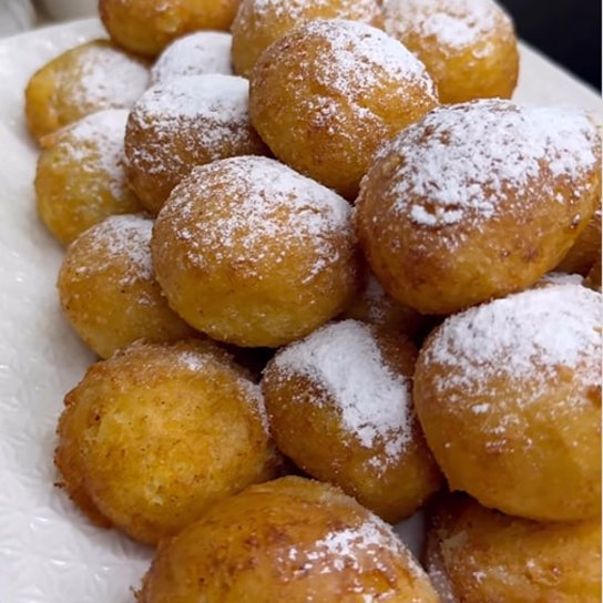 Сирні пончики на соді