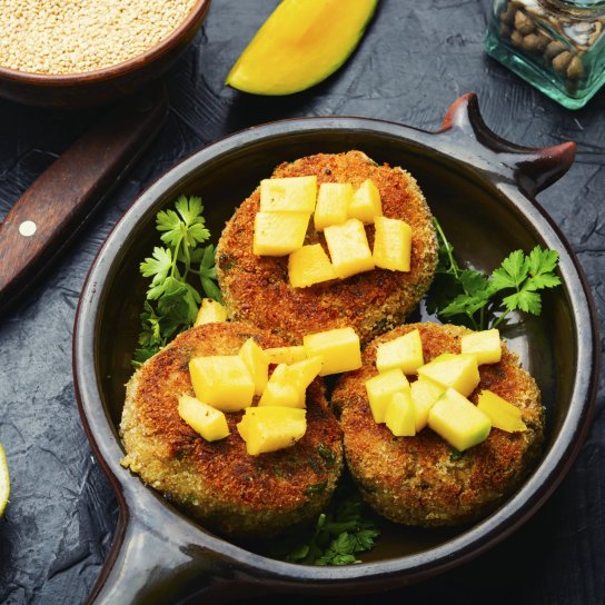 Котлета по-французьки з карамелізованим ананасом