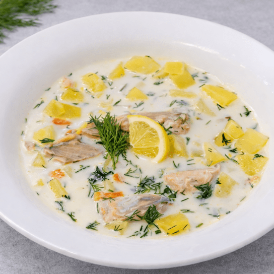 Суп з лососем