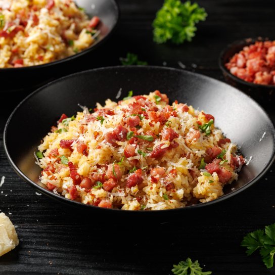 Смажений рис із сиром і беконом