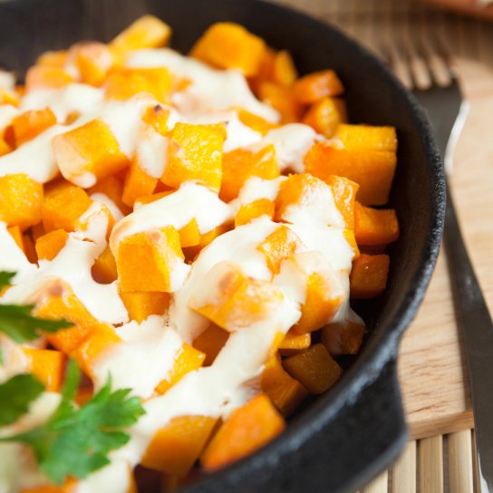 Тыква с чесноком в сметане