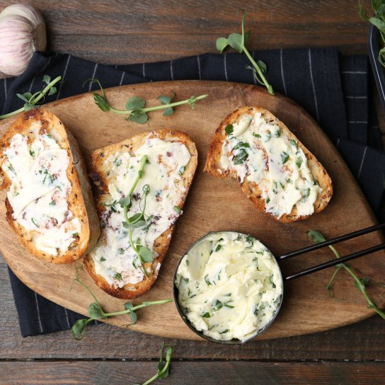 Масло з зеленою цибулею