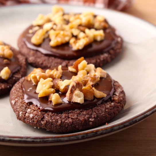 Печиво з волоськими горіхами без випікання