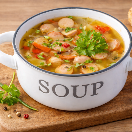 Гречаний суп із сосисками