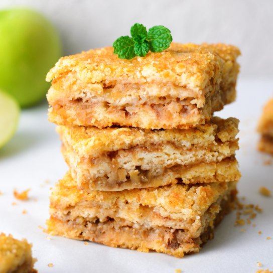 Вівсяні кубики з яблуком